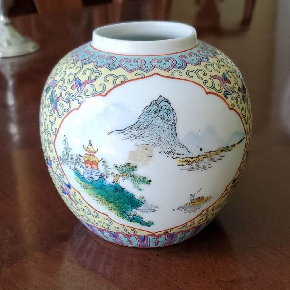 Gorgeous Vintage Chinoiserie Ginger Jar